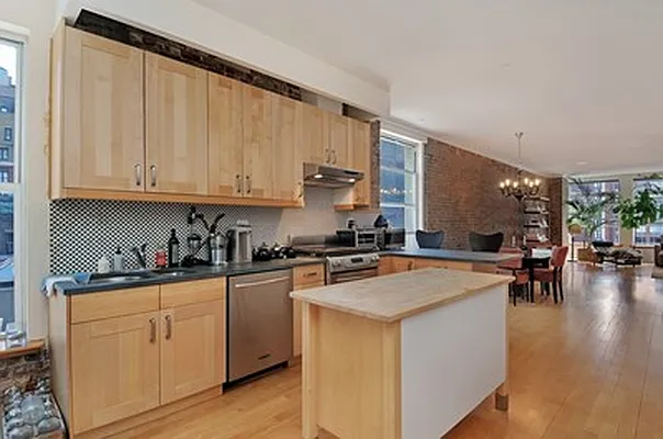 Sold by Citi Habitats | media 4