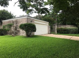 16127 Highlander Dr, Houston, TX 77082