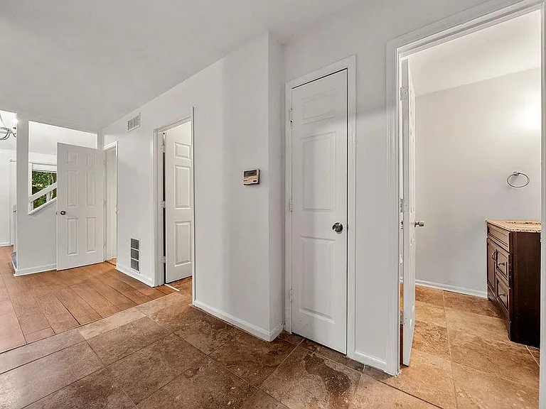 1353 Overlook Cv SE — Photo 3