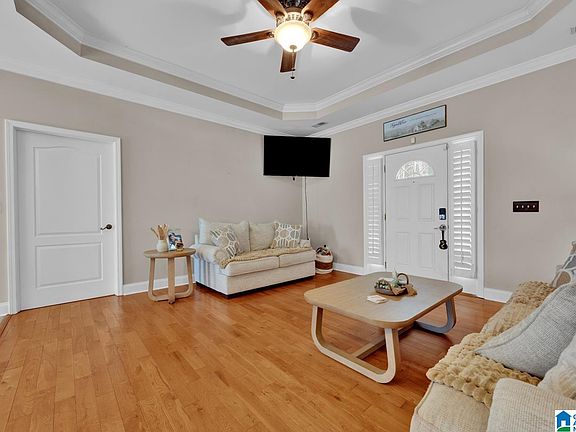 4th image of 2232 Spring St