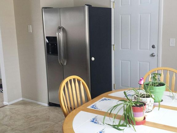 Refrigerator with Ice Maker