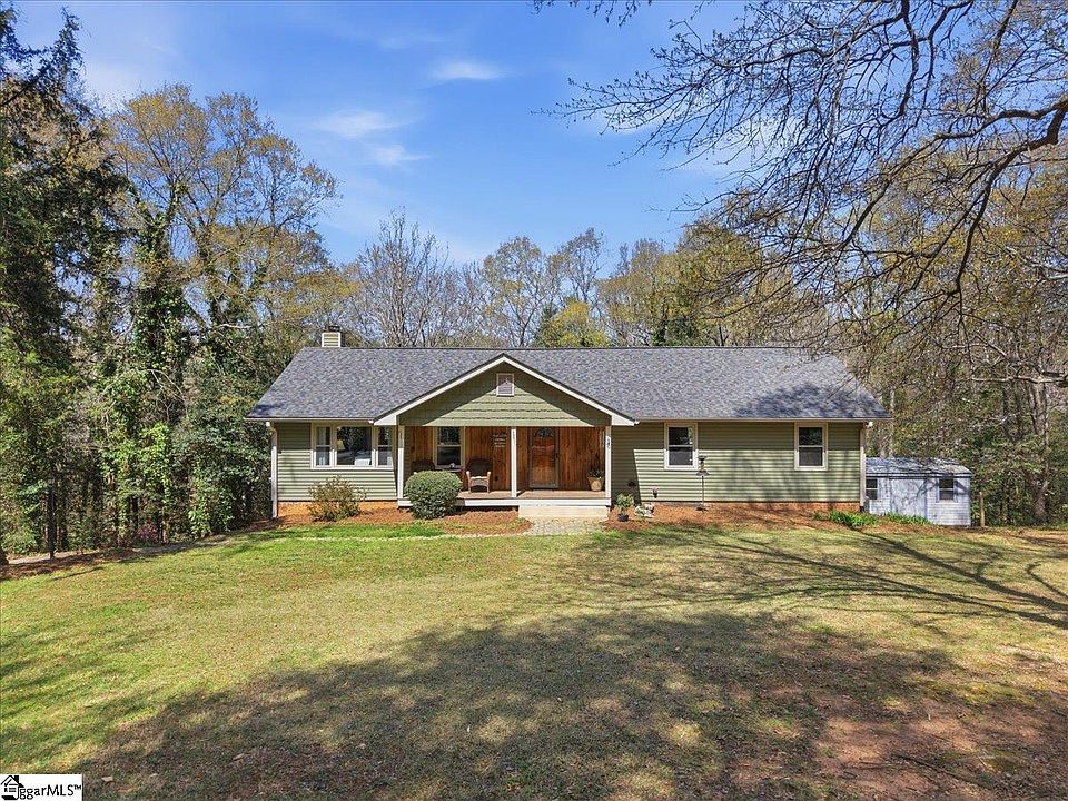 1st image of 90 Southwood Dr