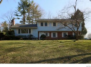 602 Gateway Ave, Valley Cottage, NY 10989