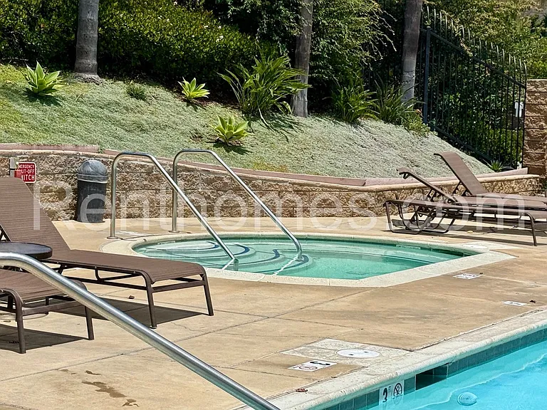 6865 Camino De Amigos — Photo 29