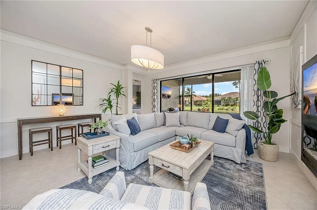 3 bed, 2.0 bath, 1837 sqft, $5,000 — Photo 1