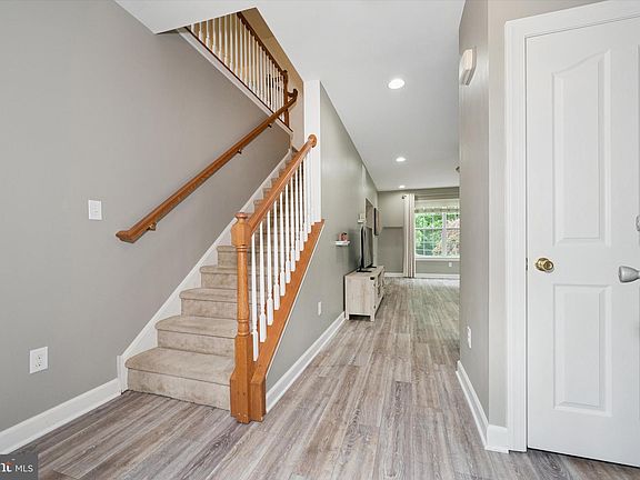 4th image of 308 Astilbe Ct