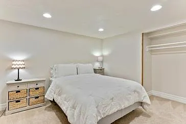 4925 S Pinehill Dr — Photo 44