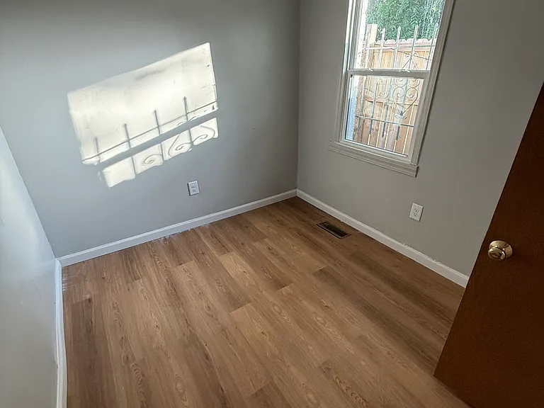 517 S Wheatland Ave — Photo 3