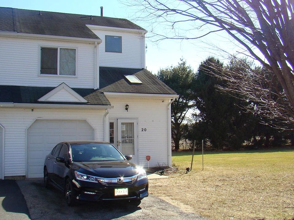 2nd image of 20 Saffron Dr