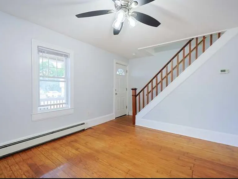 191-193 Auburn St #2 — Photo 7
