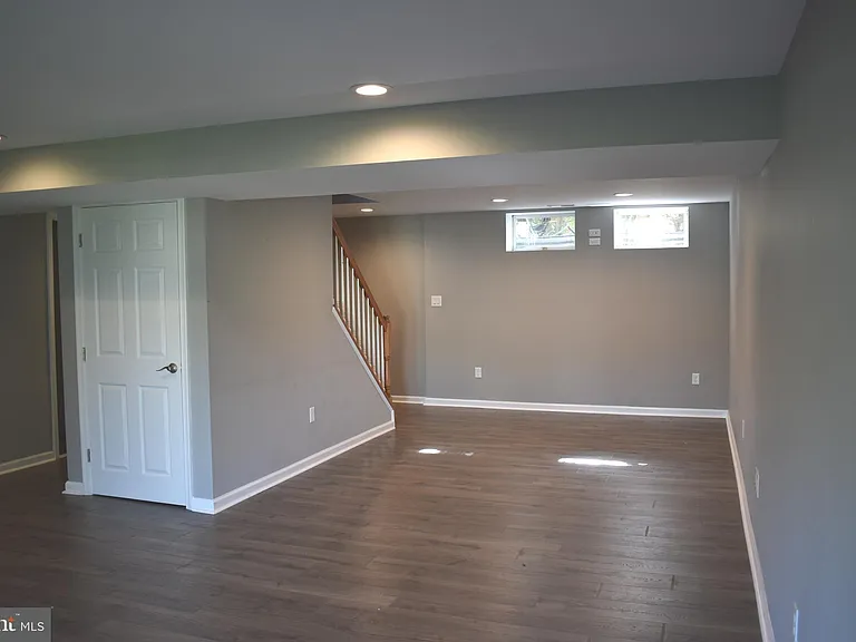 2174 E Greenleaf Dr — Photo 20