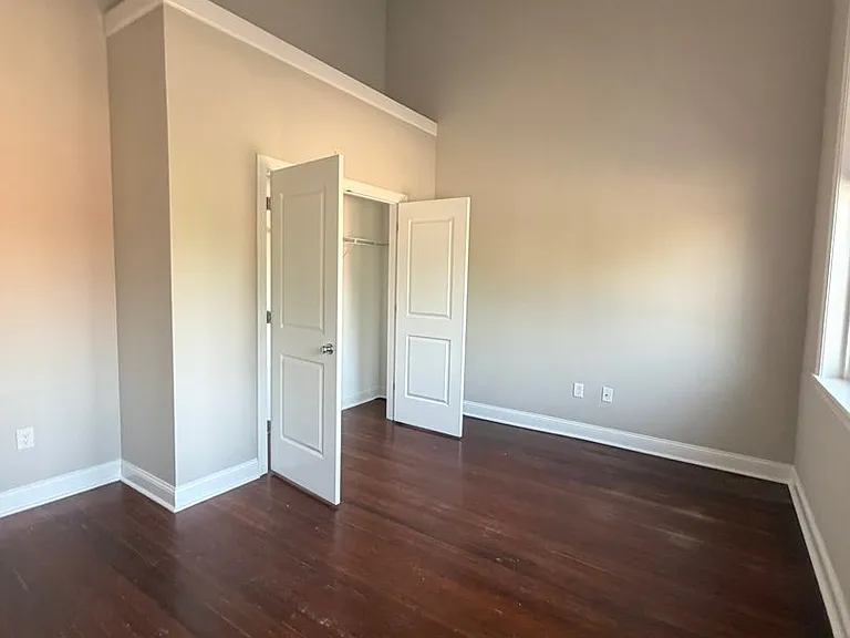 215 York Road — Photo 6