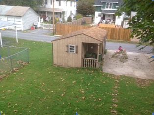 2nd image of 118 Oak St