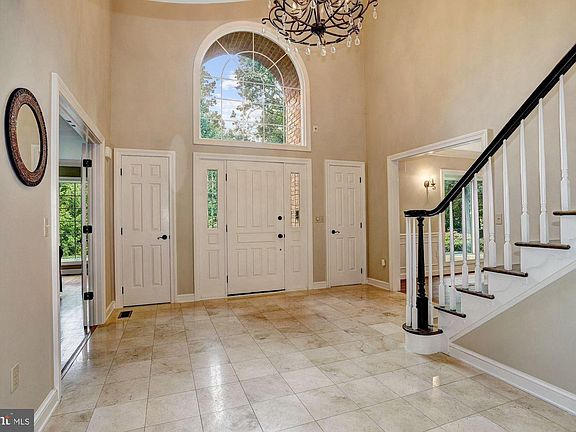 4th image of 5218 Muirfield Dr