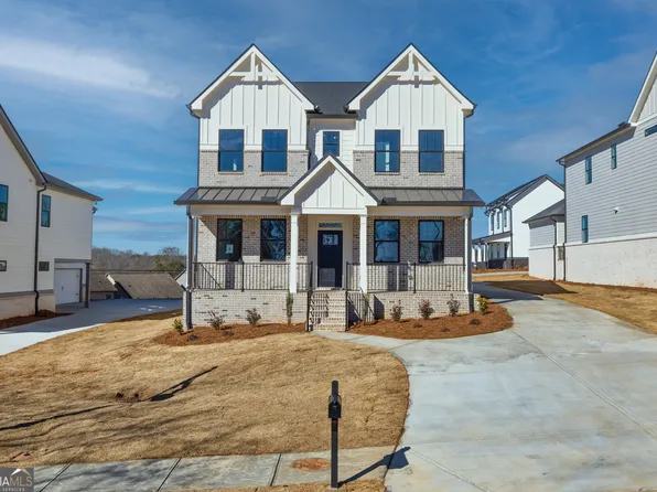 5828 Gainesville St, Flowery Branch, GA 30542