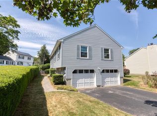 25 Penny Ln, New London, CT 06320