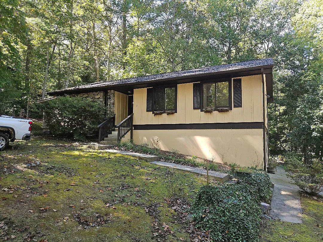 3 bed, 1124 sqft, $1,950 — Photo 2