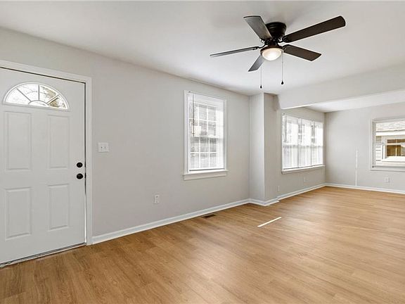 5th image of 929 17th St