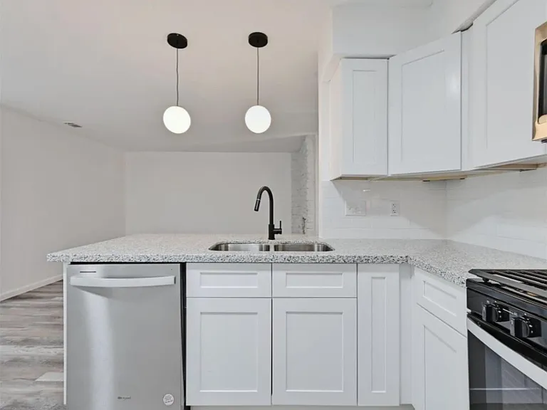 2303 Cedrick Cv #B — Photo 21