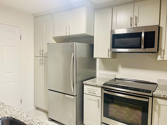 3rd image of 3930 Crofton Way
