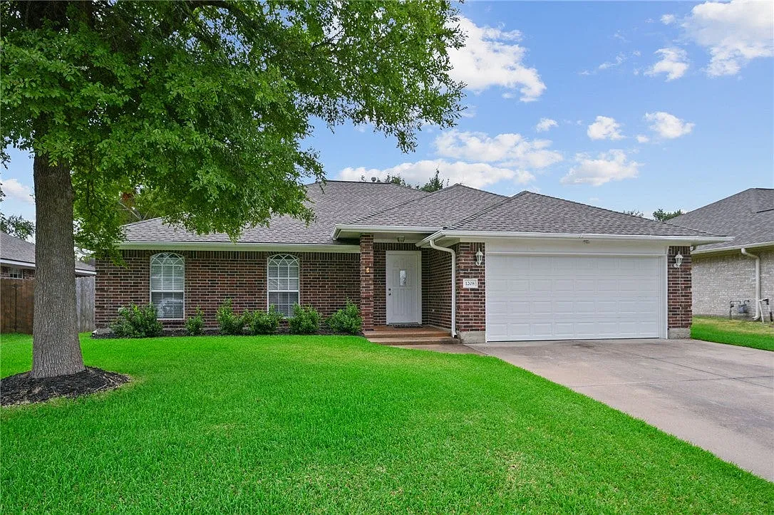 4 bed, 1732 sqft, $2,500 — Photo 1