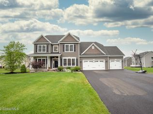 54 Haywood Ln, Rensselaer, NY 12144