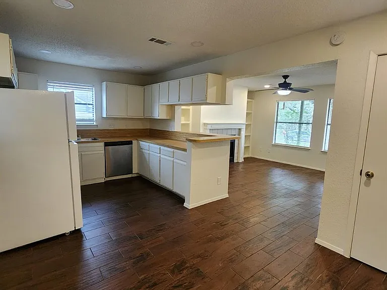 2908 Jadewood Ct #A — Photo 3
