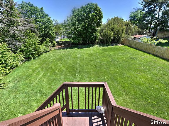 5th image of 23 Gilbert Ln #25