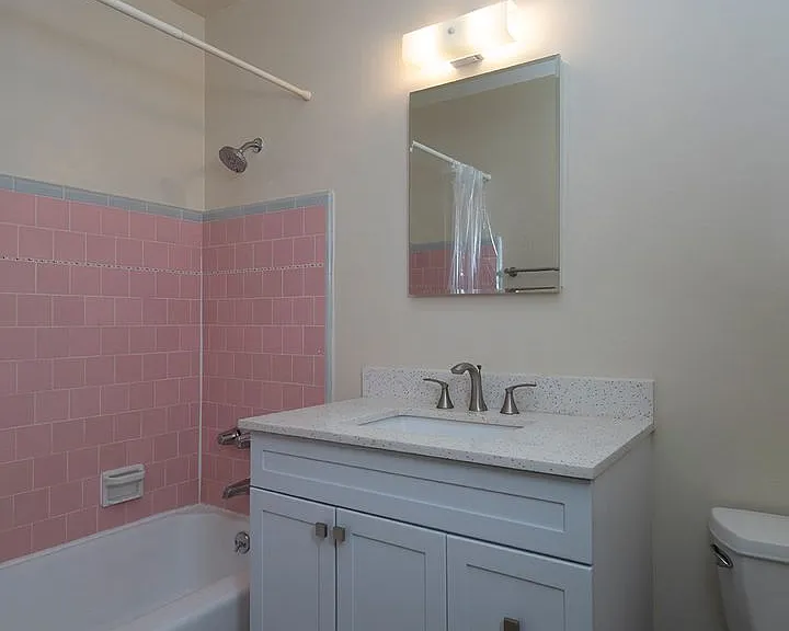 904-910 Agate Street — Photo 11