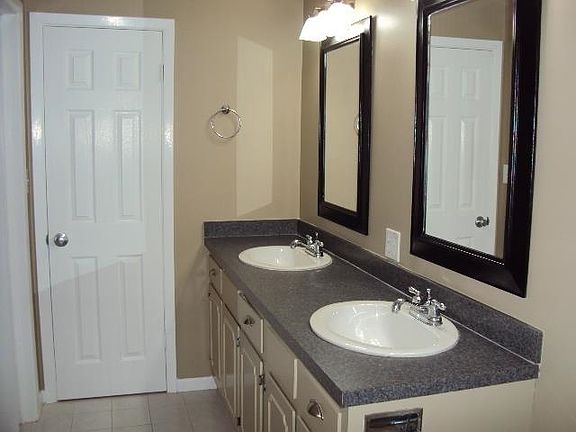2nd image of 2113 Indian Trails St
