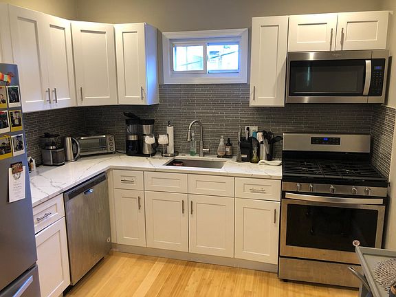 2nd image of 2327 Catharine St #2