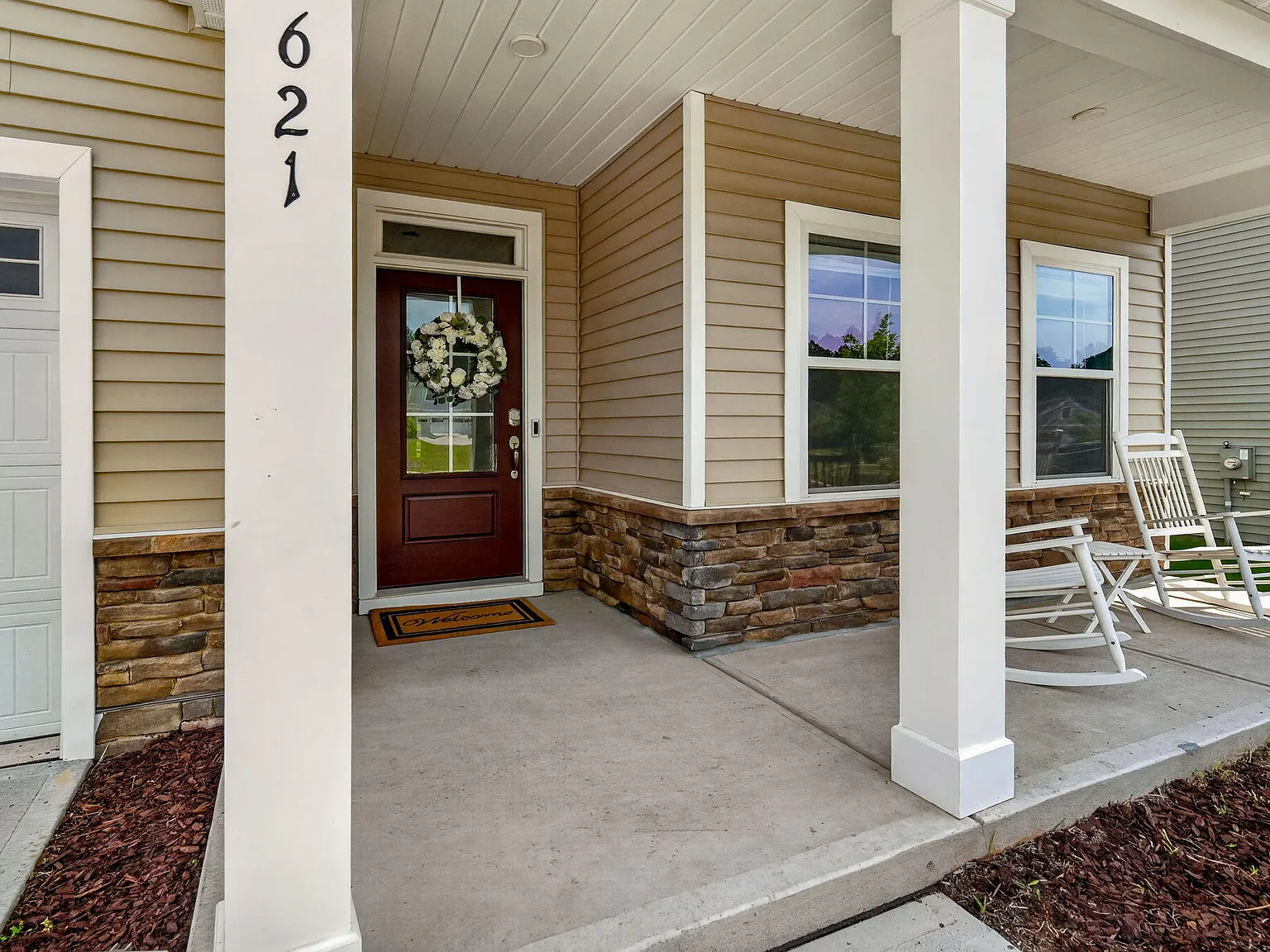 5 bed, 4.0 bath, 3098 sqft, $3,200 — Photo 3