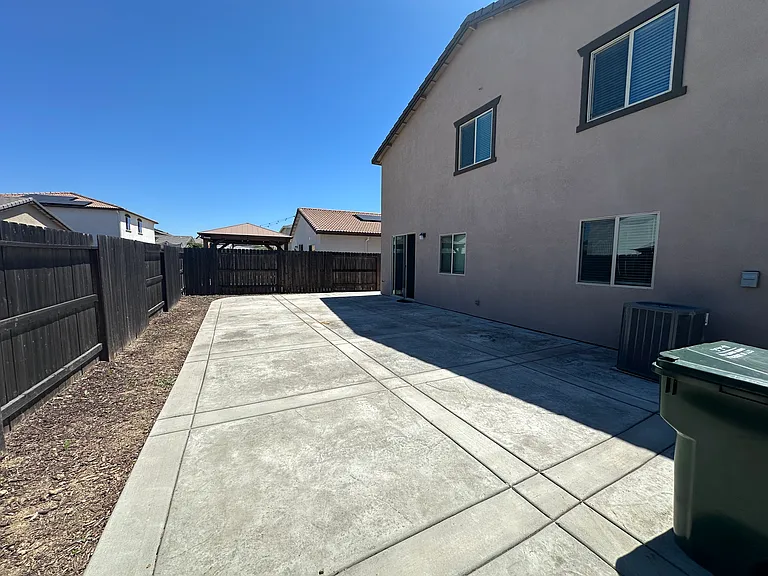 1056 Merrimack St — Photo 32