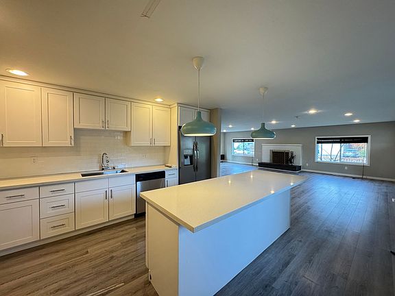 3rd image of 6822 190th St SW