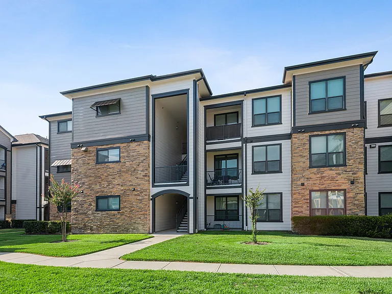 Haven at Eldridge — Photo 24