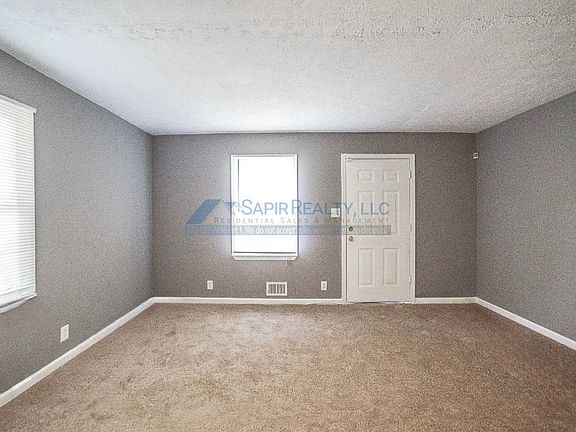 5th image of 587 Cedar Ave NW #A