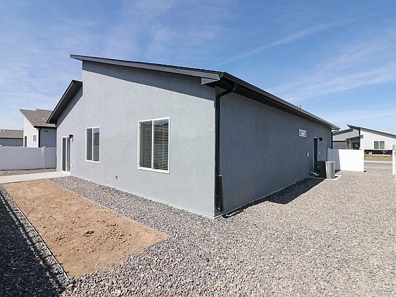 3rd image of 1640 Rusty Rivet Rd