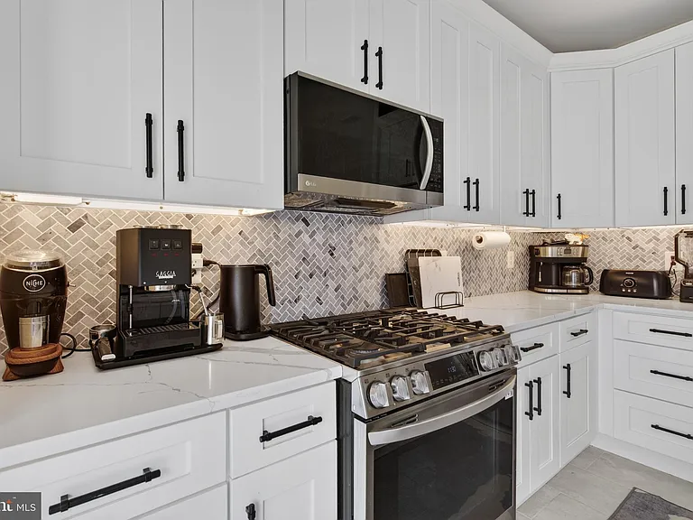 8814 Hunting Lodge Ct — Photo 11