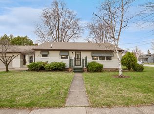 948 8th St, Menasha, WI 54952