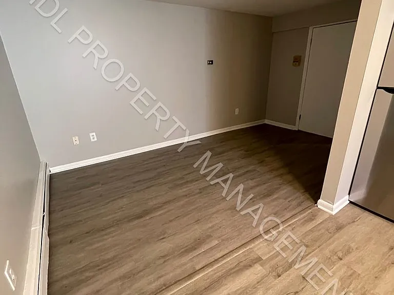 4545 Woodbridge — Photo 5