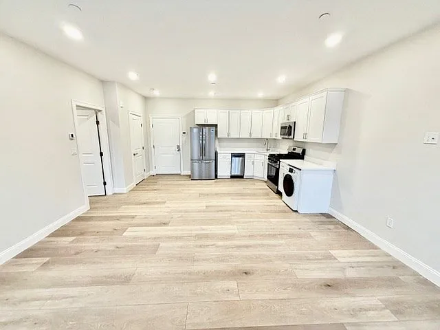 Building Photo - 220 Winthrop St #202