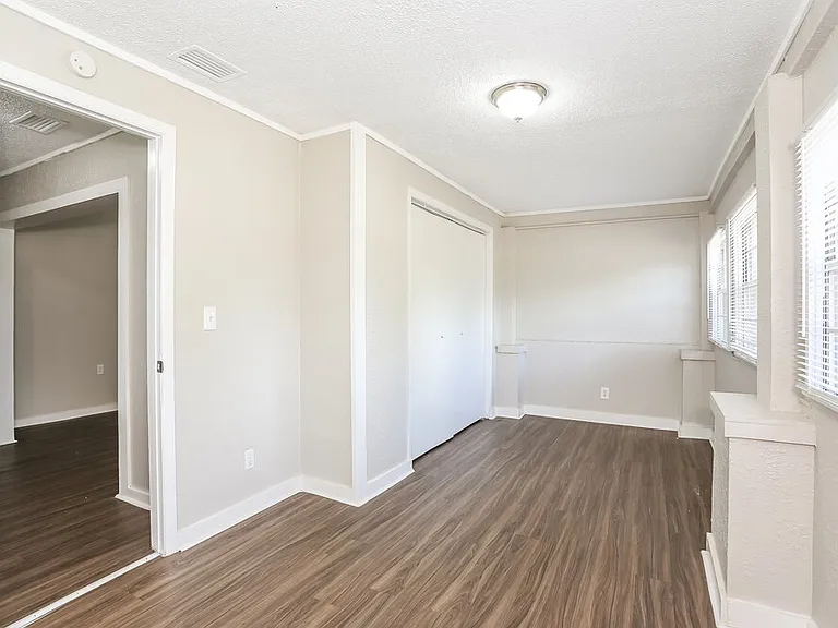2839 Spring Park Rd — Photo 8