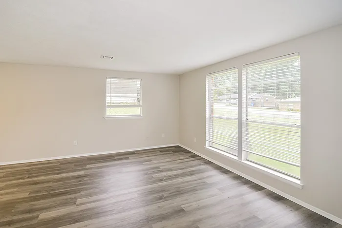 3 bed, 2.0 bath, 1512 sqft, $1,495 — Photo 3
