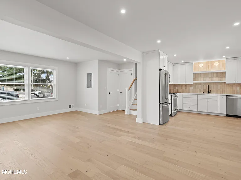 75 Grand Central Ave #9 — Photo 10