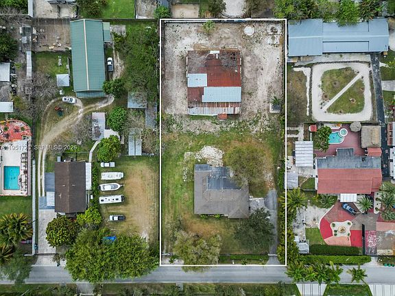 3rd image of 12570 SW 45th St