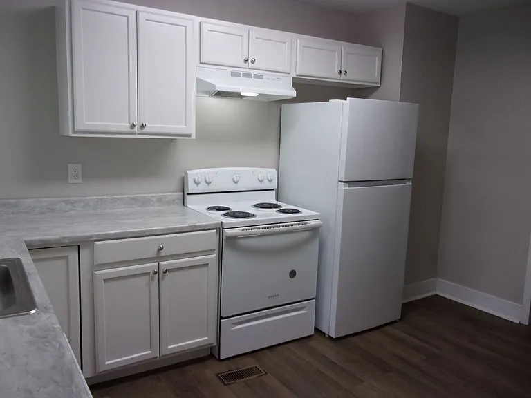 1052 Ebenezer Avenue Ext — Photo 4