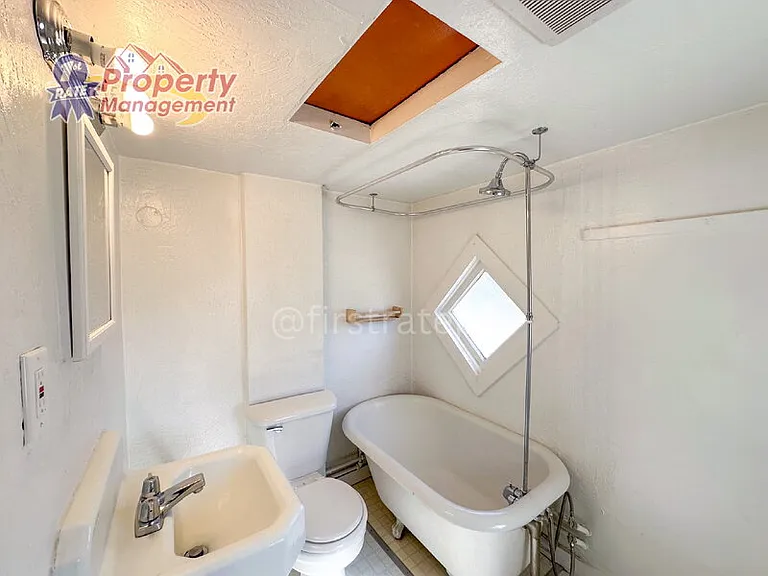1816 W State St #3 — Photo 11