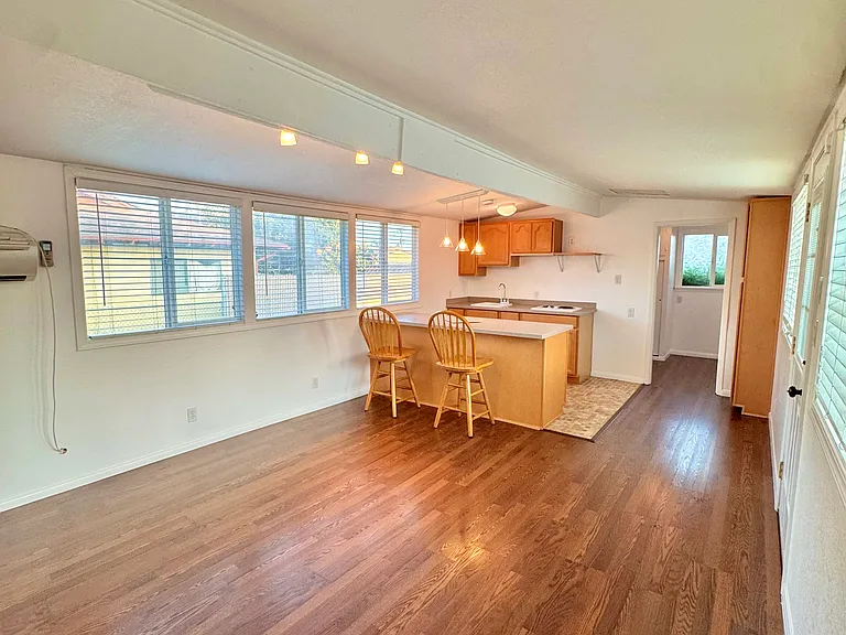 3764 Pacific Ave #B — Photo 3