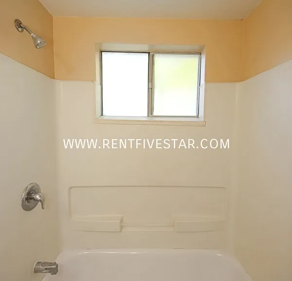1011 Deon Dr #4 — Photo 12