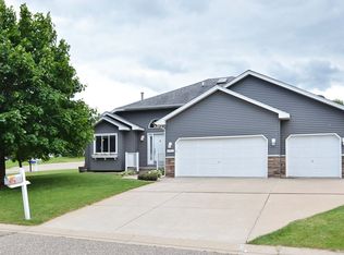 4456 Helena Way N, Oakdale, MN 55128
